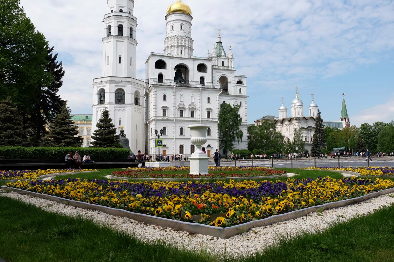 Сады московского кремля. Тайницкий сад Московского Кремля. Большой Кремлевский сквер Московского Кремля. Тайницкий сад, Москва, Ивановская площадь. Тайнинский парк.