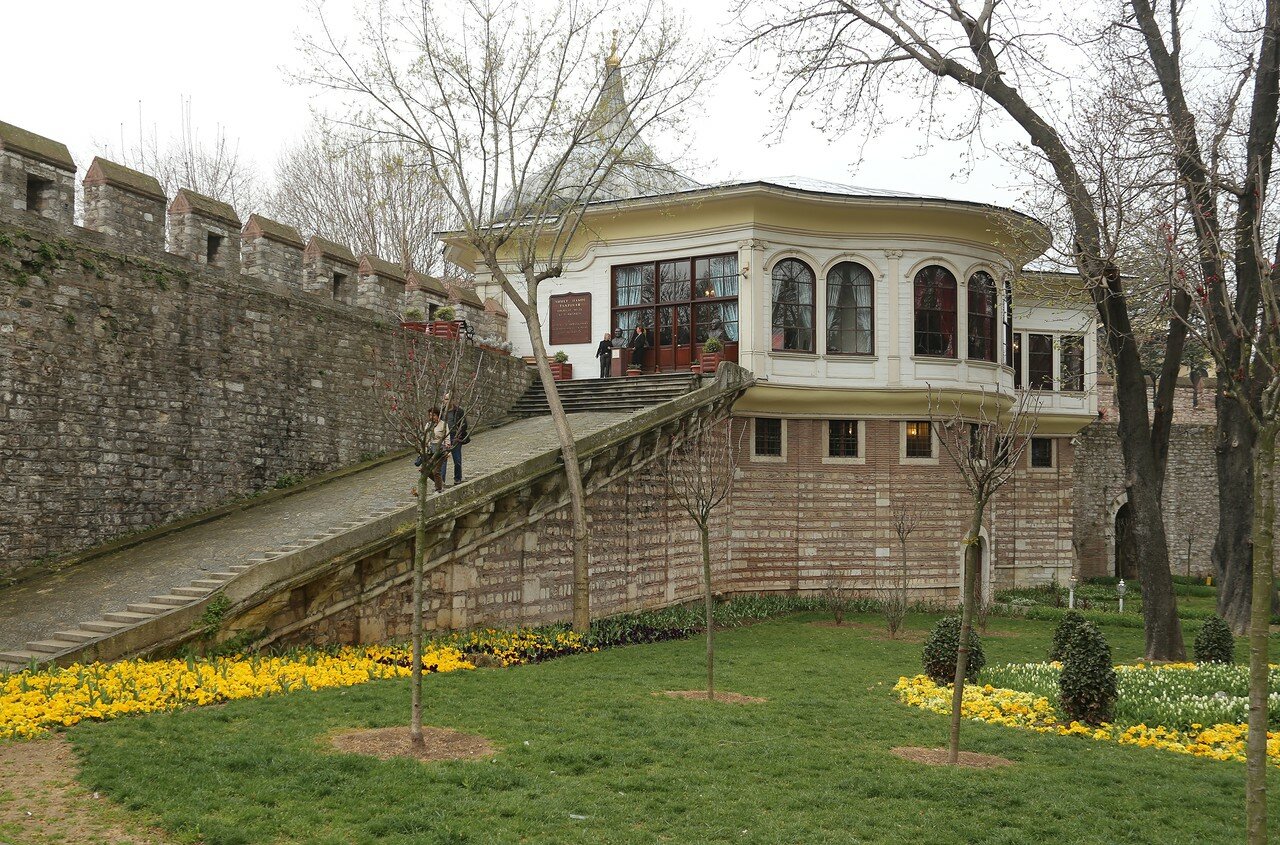 Весенний Стамбул. Парк Гюльхане (Gülhane Parki)