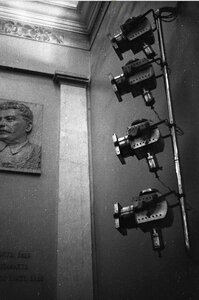 Метрополь. Барельеф Иосифа Сталина на стене зала