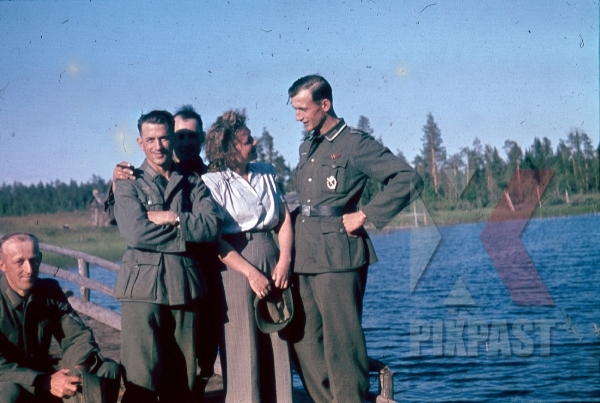 stock-photo-134th-gebirgsjager-division-soldiers-with-a-local-woman-in-finland-1944-12366.jpg