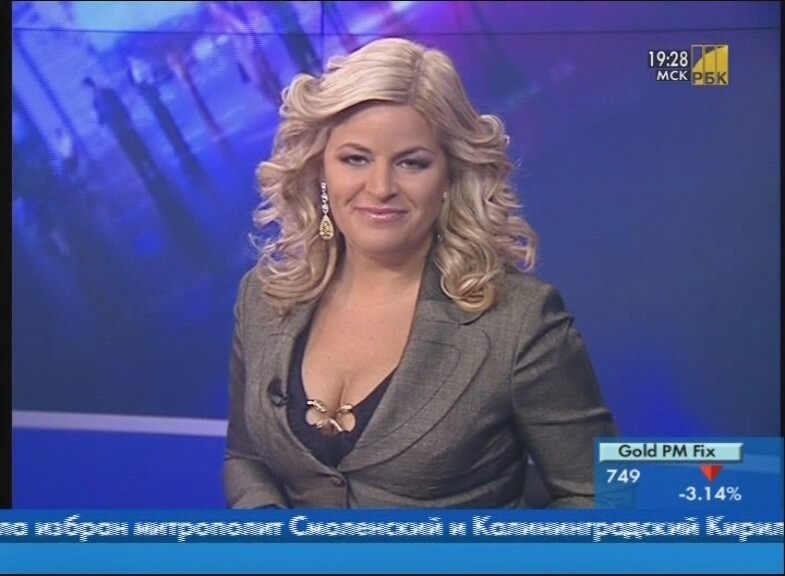 Ведущий рен тв в купальниках. Elena lihmanova televeduschaya.