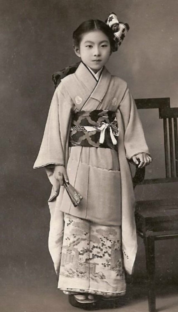 Маленькие японки в кимоно