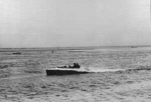  Гонки моторных лодок, устроенные в честь 50-летия клуба