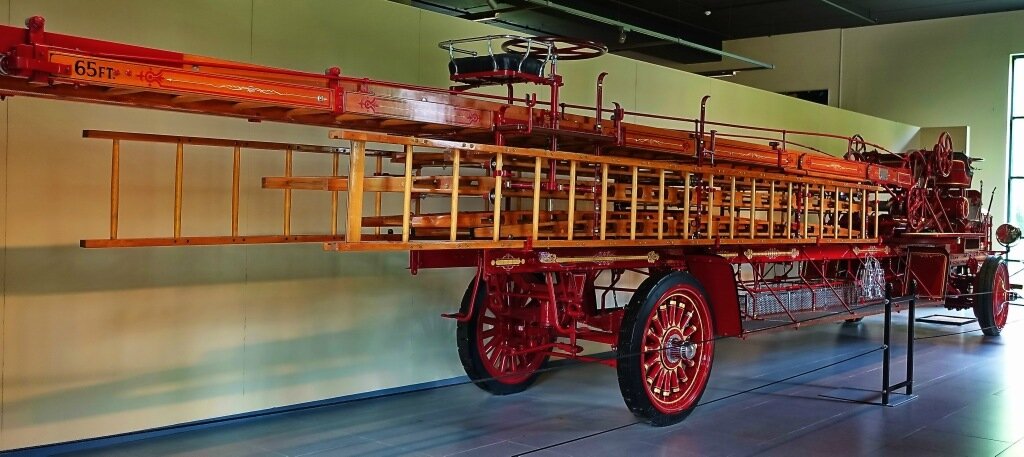 Автомобильный Музей Лоувмена (Louwman Museum) в Гааге – потрясающее собрание шедевров.