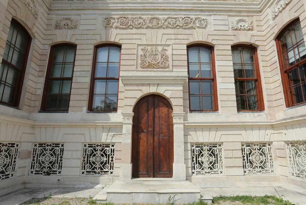 Стамбул. Национальный музей дворцовой живописи (Milli Saraylar Resim Müzesi)