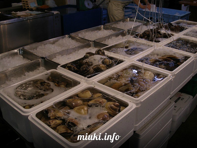 Рыбный рынок Цукидзи в Токио