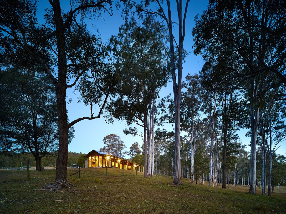 Hinterland House, Shaun Lockyer Architects, загородная резиденция, деревянный дом проекты, открытая планировка деревянного дома, дома в Австралии фото