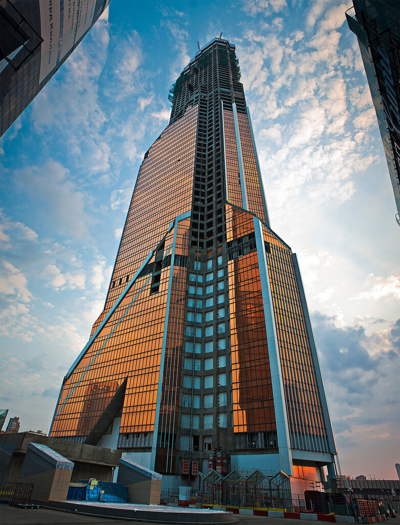 Высокое здание м