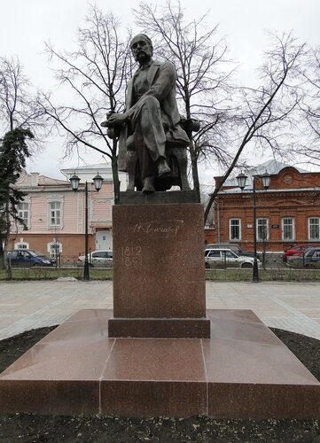 Памятник И. А. Гончарову.