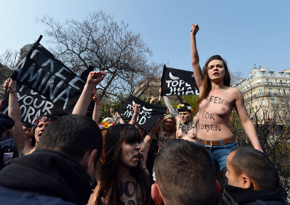 Акция Femen: "голый джихад". 