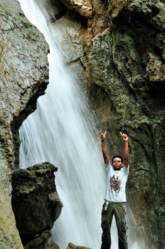 Buntang Iren Waterfall на острове Флорес