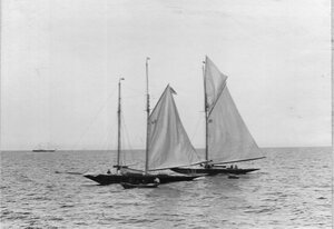  Яхта во время соревнований в честь празднования 50-летия клуба