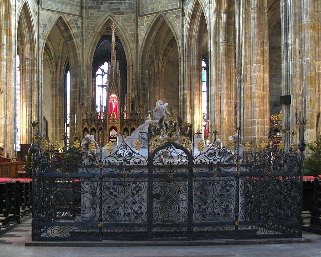St. Vitus Cathedral (Katedrála svatého Víta, Václava a Vojtěcha), Prague