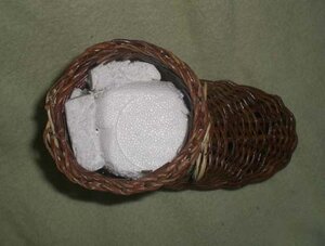 Зимний конфетный букет в плетеном валенке