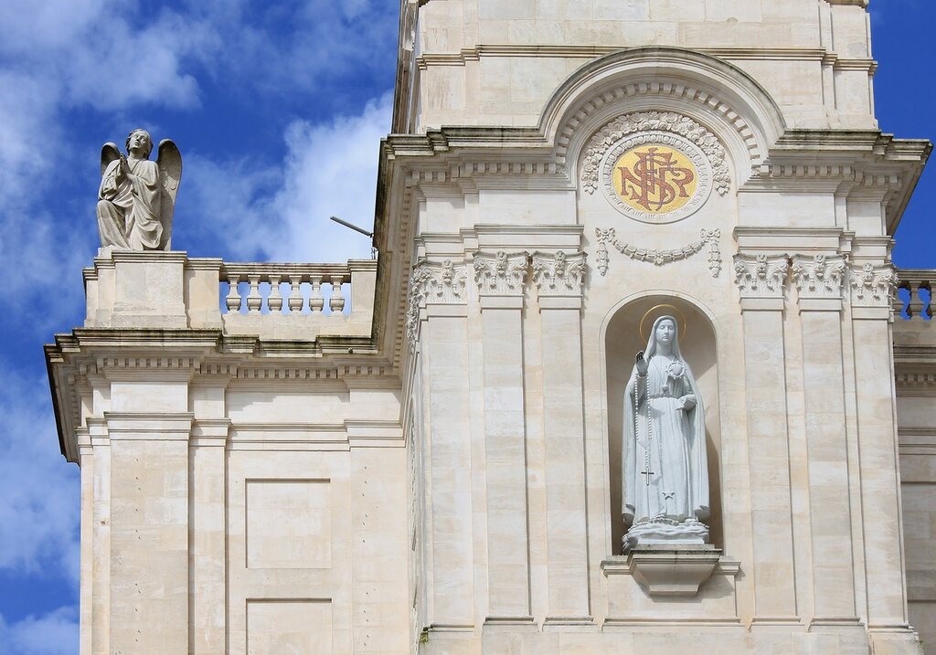 Фатима. Базилика Пресвятой Девы Розария.  Fatima. Basílica de Nossa Senhora do Rosário