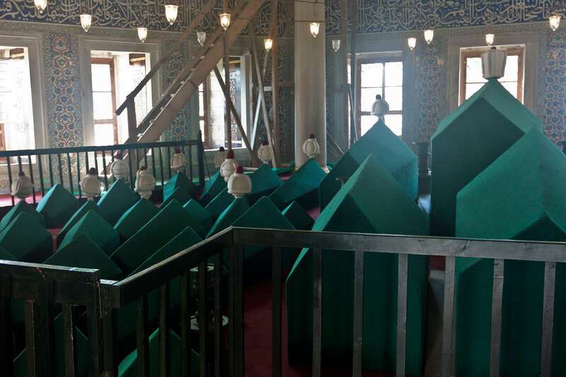 Похороны султанат нукеновой фото. Усыпальницы Султанов.