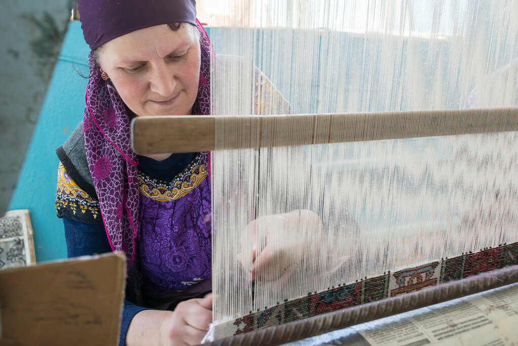 Как ткут ковры в Дагестане