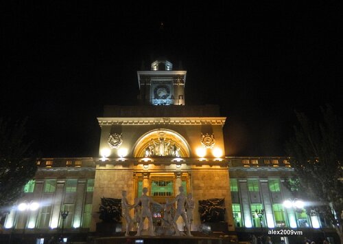 Вокзал в ночи