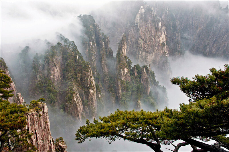 Горная гряда Хуаншань (Желтые горы) в Китае