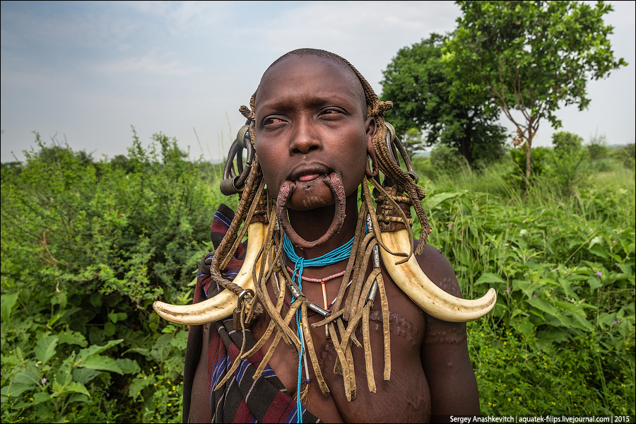 Mursi tribe / Племена с тарелками в губе