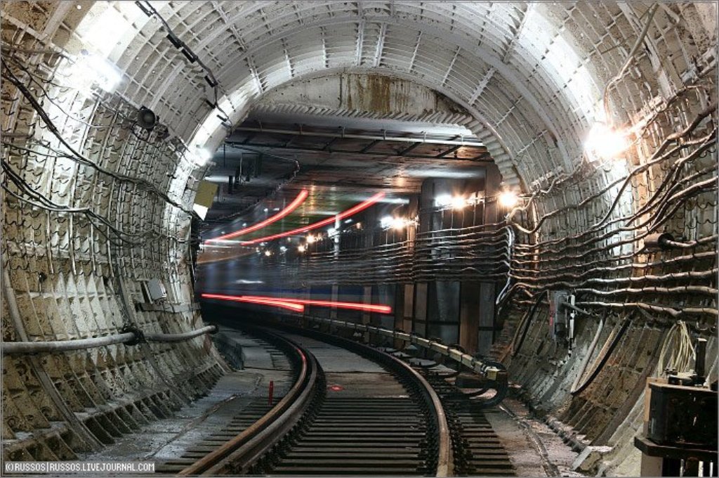 Метро сделали русские. Подземное метро. Подземный метрополитен. Метро под землей. Подземелья метро.