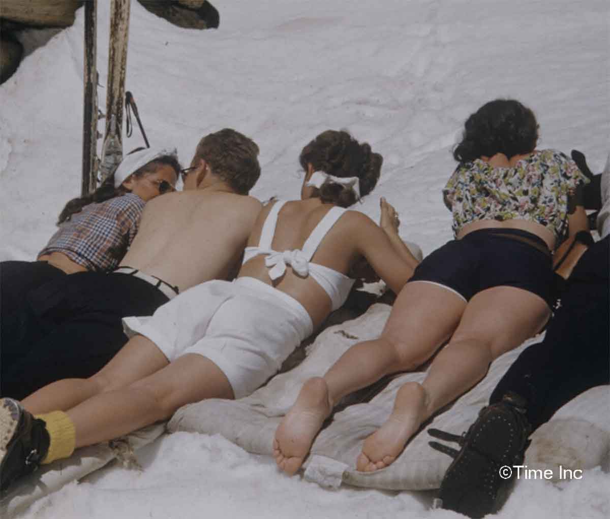 1940s-Fashion-Summer-Skiing-in-1942-6.jpg