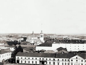 Вид на юго-восток с колокольни Троицкого собора