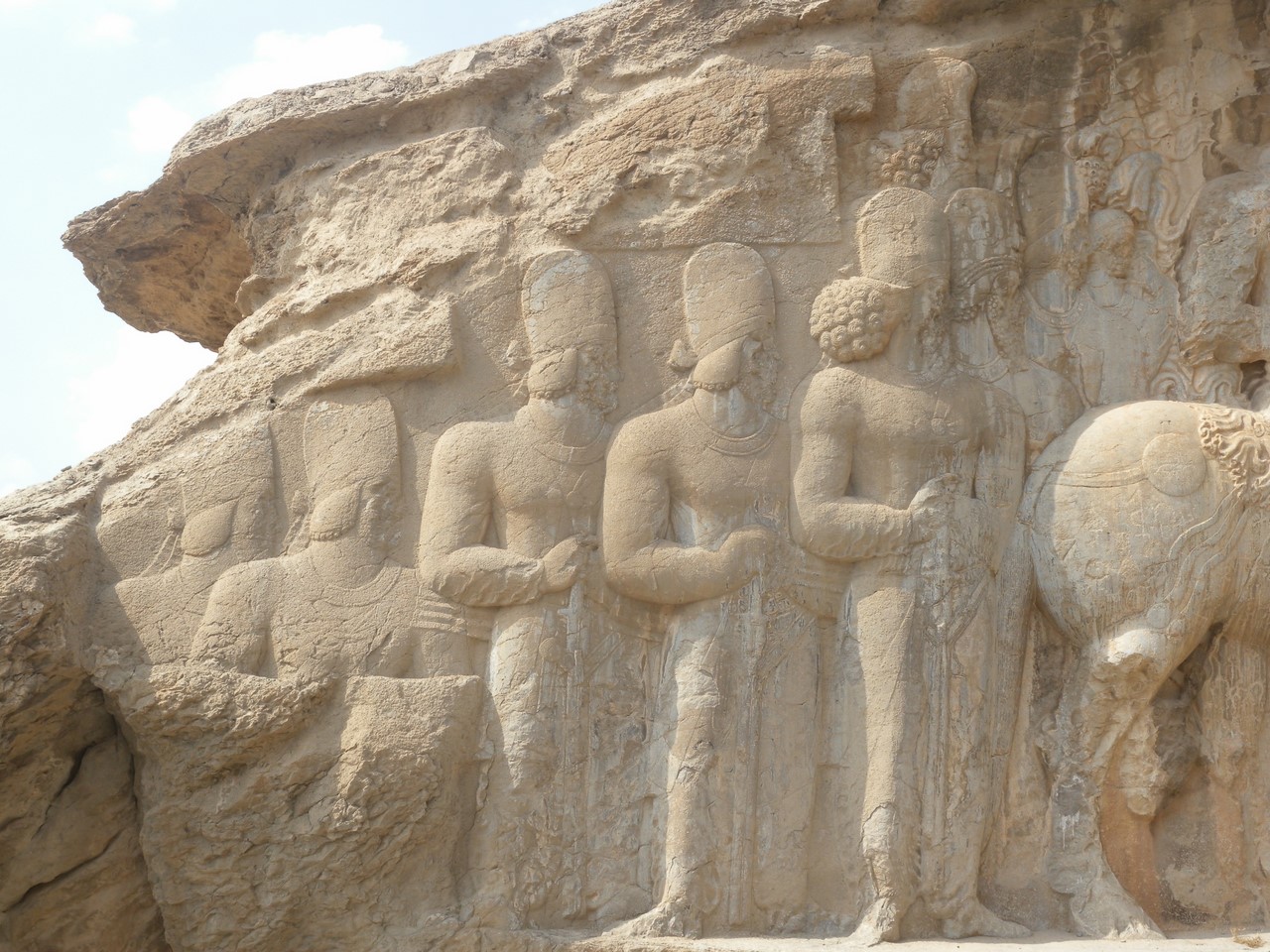 Столица анийского царства 4 букв сканворд. Персидские гробницы. Экбатаны памятники культуры.
