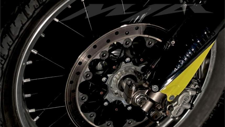 Yamaha XJR1300 - флэт-трекер Валентино Росси