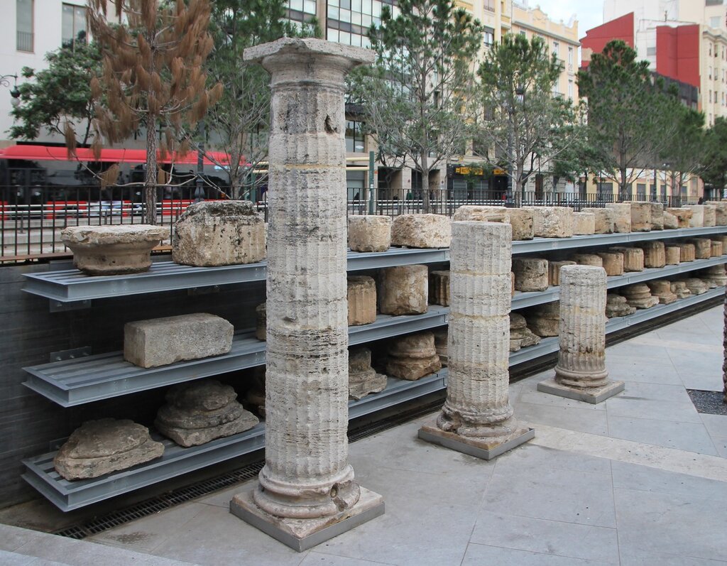 Valencia. The archaeological garden (Jardín Arqueológico)