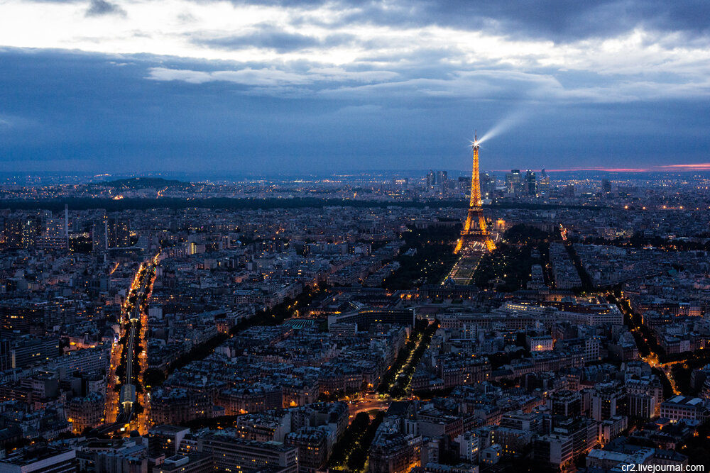 Вид на париж с эйфелевой башни. Башня Монпарнас в Париже. Вид с башни Монпарнас в Париже. Монпарнас в Париже высота. Башня Монпарнас высота.