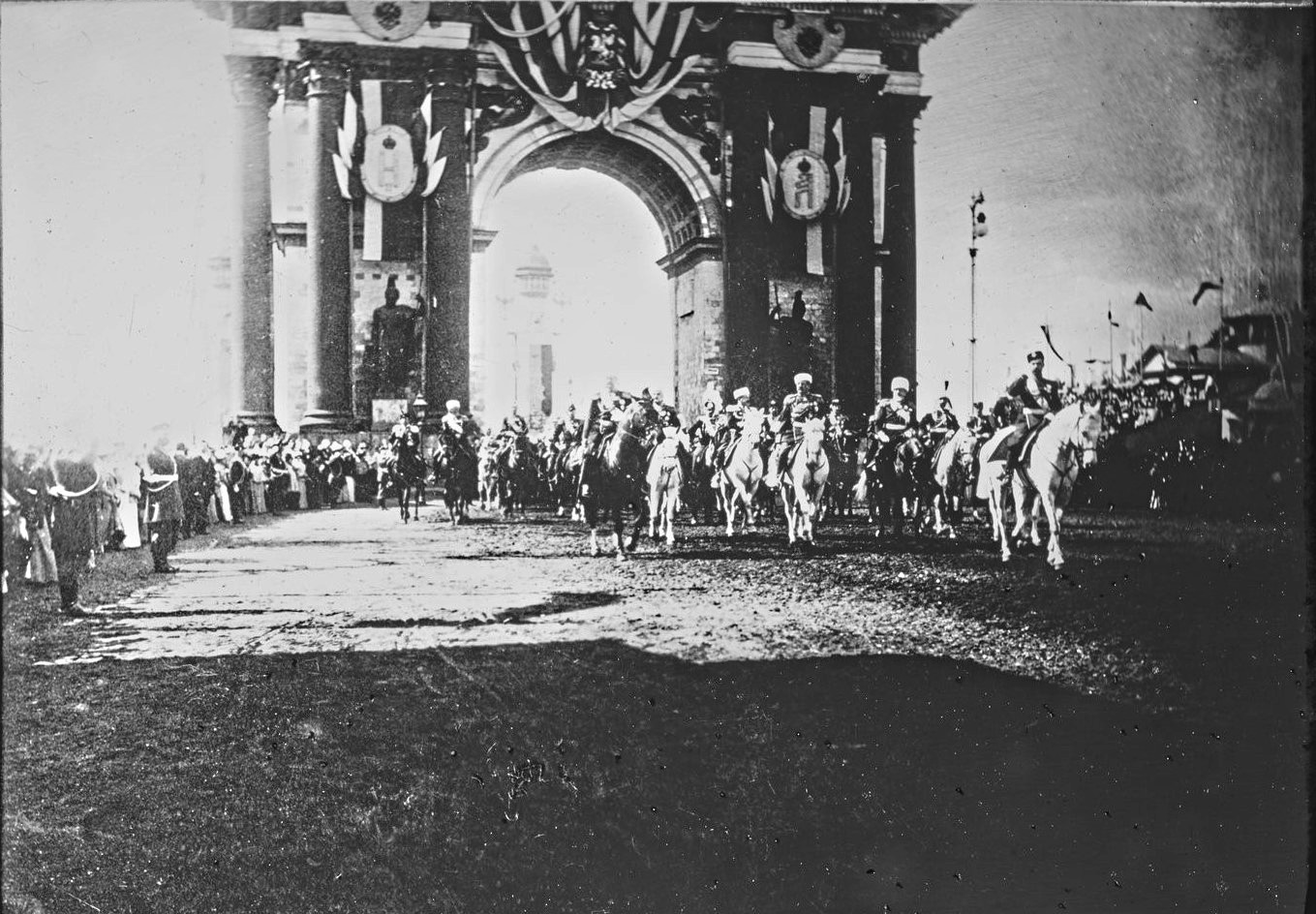 Бал 1896 года в оренбурге. Иллюминация Кремля 1896 коронация. Иллюминация на коронации Николая 2. Кремль при коронации Николая 2.