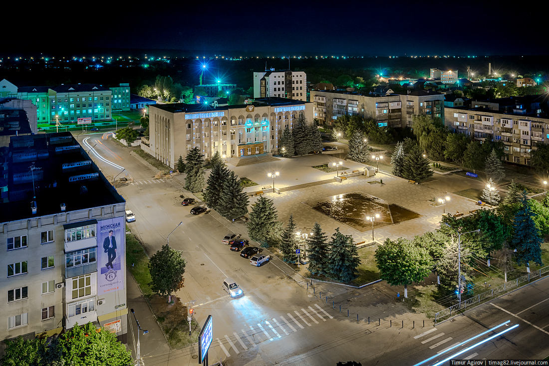 Площадь черкесска. Город Черкесск Карачаево-Черкесской Республики. КЧР город Черкесск. Карачаево Черкесск столица. Черкесск Центральная улица.