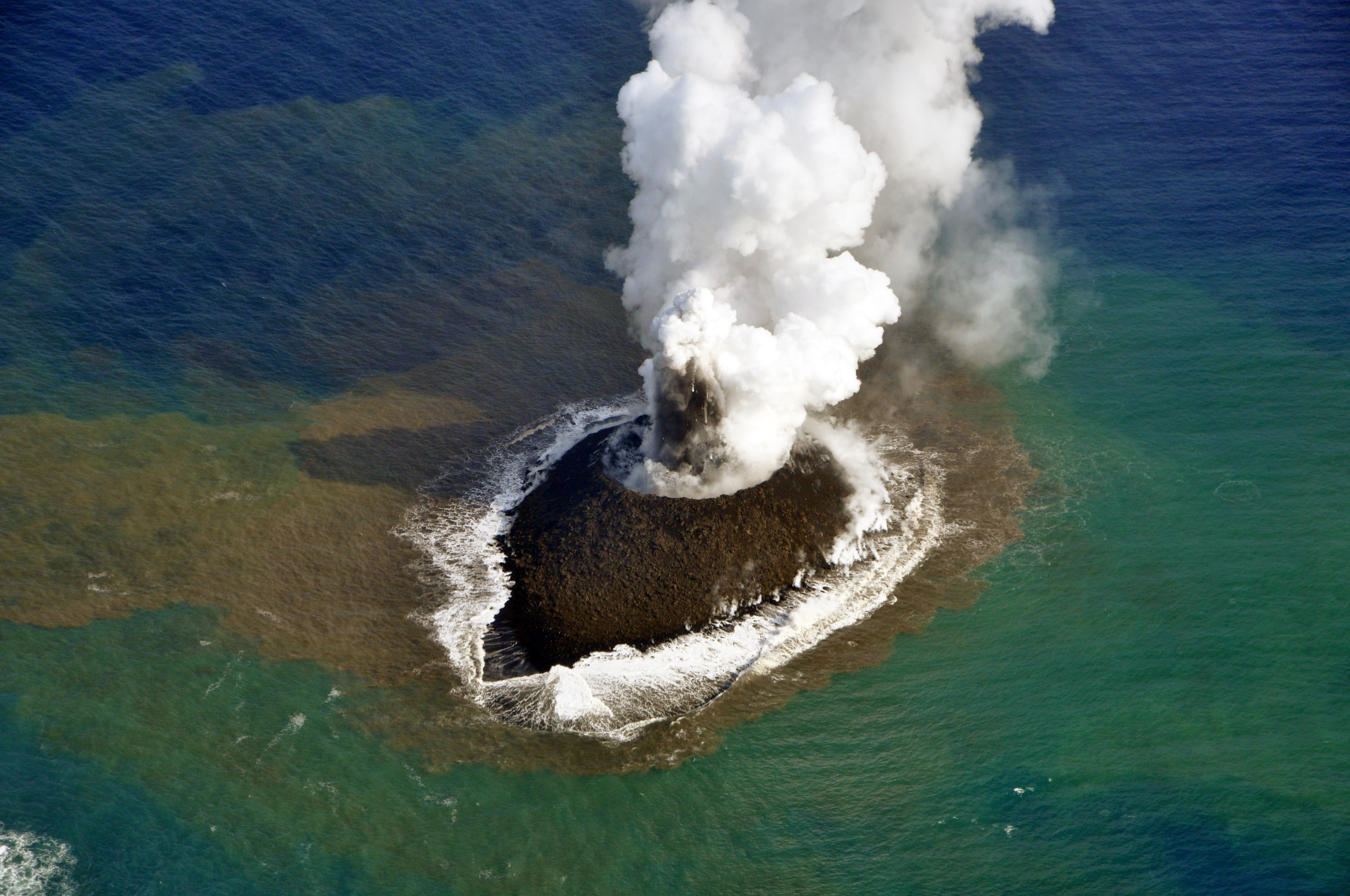 Новый тихий океан. Подводный вулкан Кавио барат. Извержение подводного вулкана в тихом океане. Вулканический остров Нисиносима. Адамс (подводный вулкан).