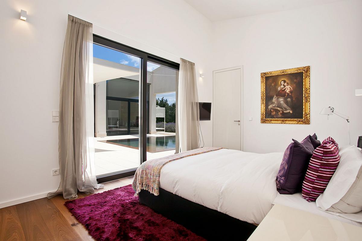 ecoDESIGNfinca, дом на Майорке, дом на Мальорке, частный дом в Испании, частный дом с бассейном, панорамные окна, стильный интерьер дома