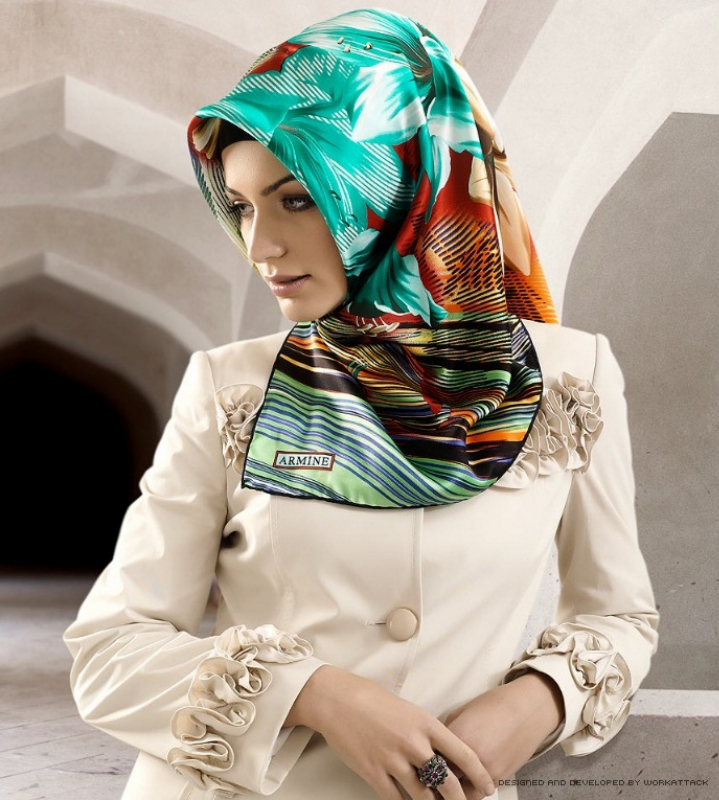 Мусульманка в платке. Платки мусульманские для женщин. Платки Дубай. Национальный платок мусульманок.