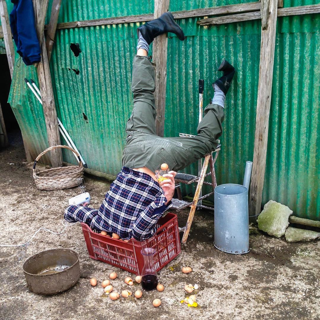 Упавшие люди в проекте итальянского фотографа Сандро, которые, Джордано, говорит, Итальянский, актёры, языка, помощи, выражать, нужно, главную, привлечены, профессиональные, кумиров, фотопроекта, созданию, Более, манекены, работах, своих