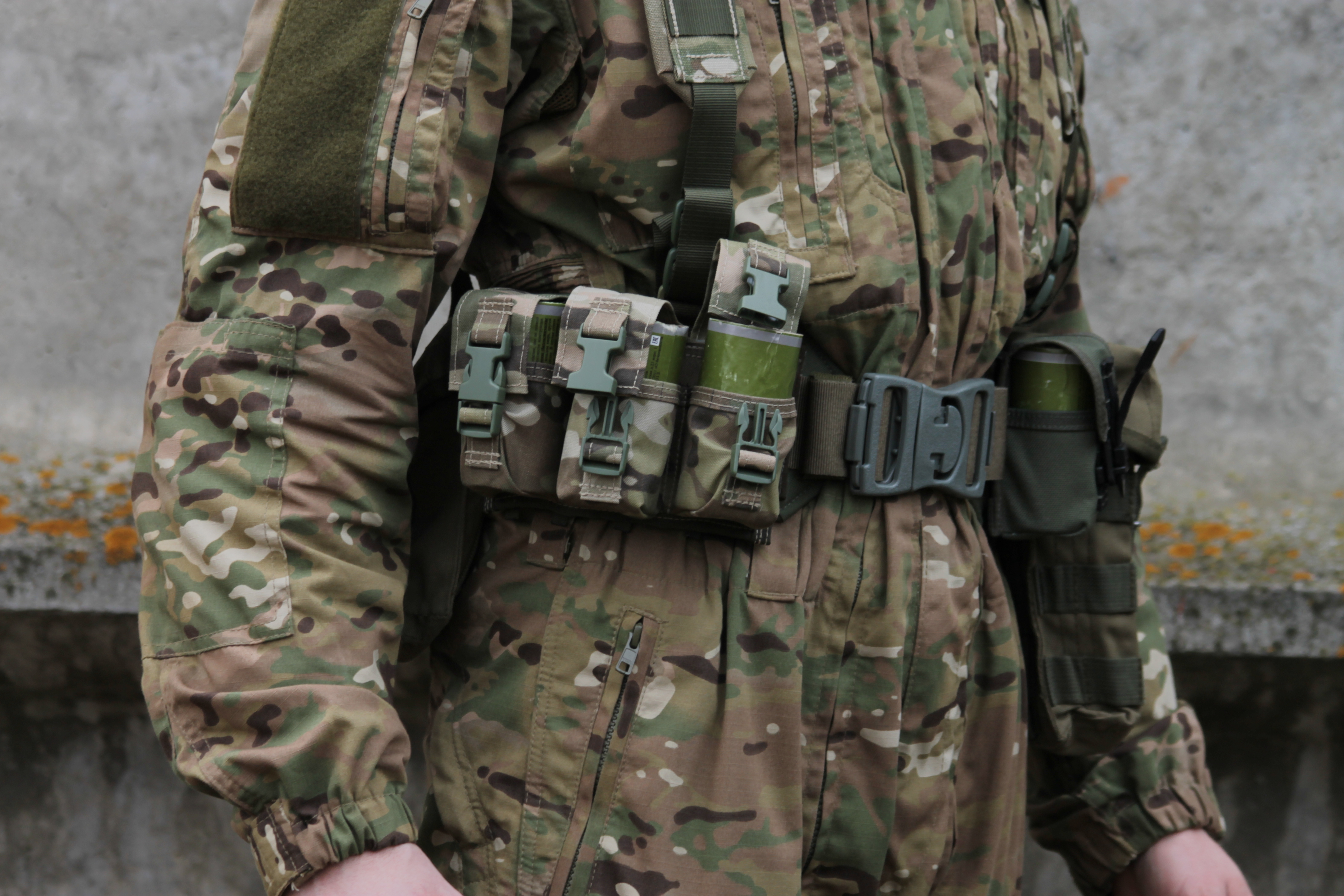 Позывной для зарницы. Military Warrior Jacket Side view Gun. Как закрепить гранату на разгрузке.