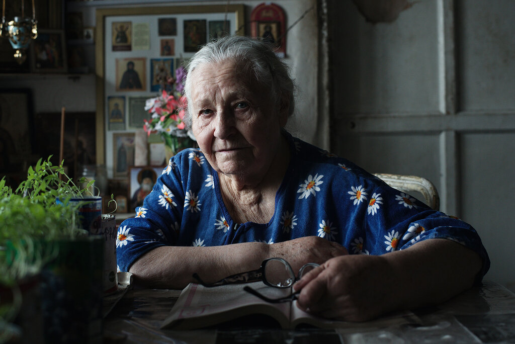 Бабушка не справится. 90 Летние люди. Съемки бабуль. Женщина 94 года. Съемки бабушкины.