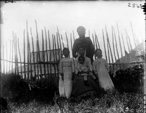 Казак  со своей семьей. Сибирь, 1901