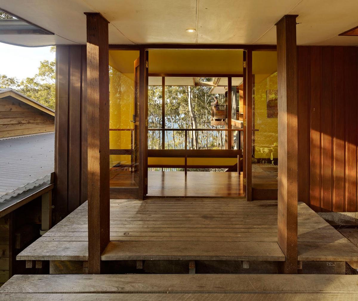 Архитектор Брюс Рикард, Bruce Rickard, Коттедж Пойнт в Сиднее, дома в пригороде Сиднея, современный деревянный дом, Treetops, купить дом в Австралии