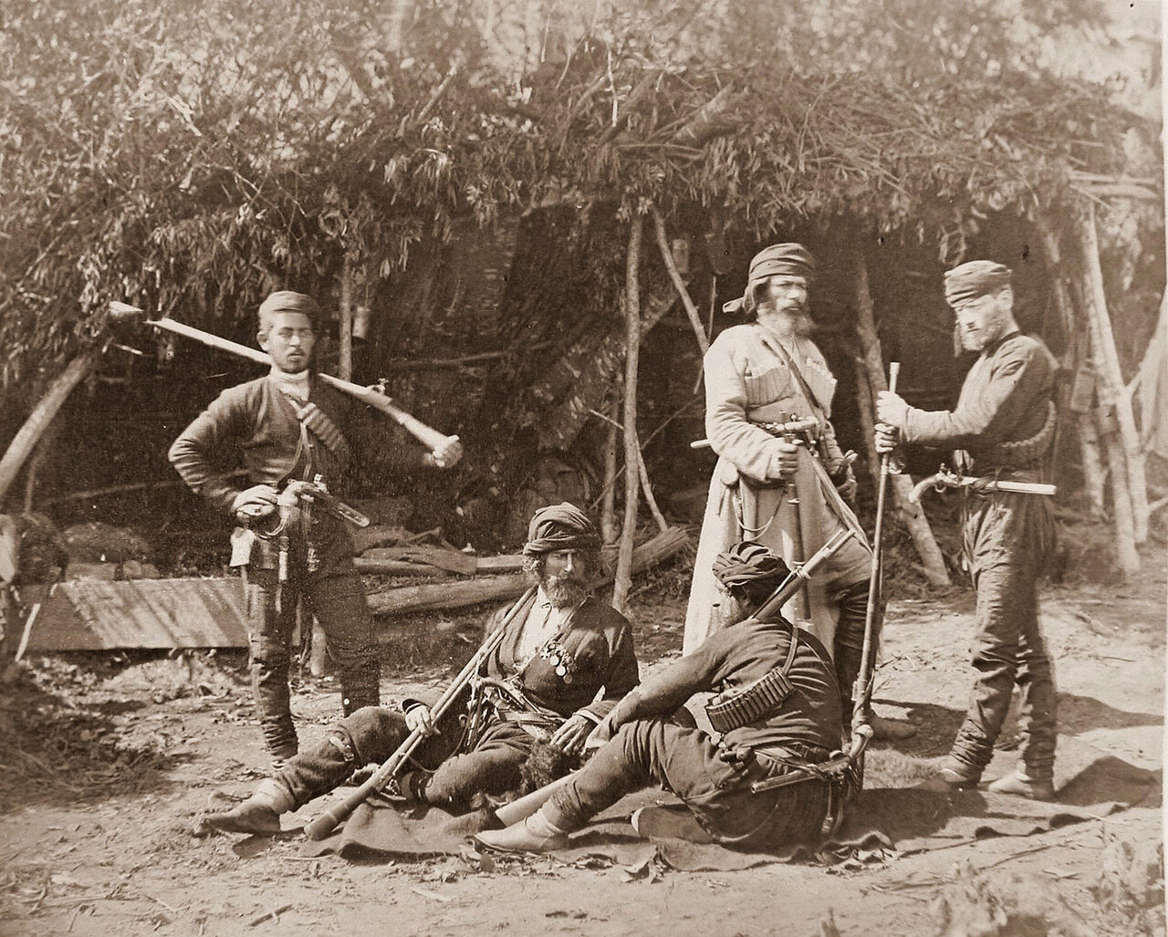 Группа гурийцев-проводников в походном лагере