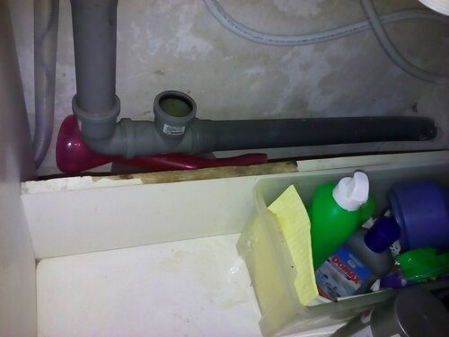 Устранение засора канализации на кухне и в ванной квартиры. Замена повреждённой гофры сифона мойки