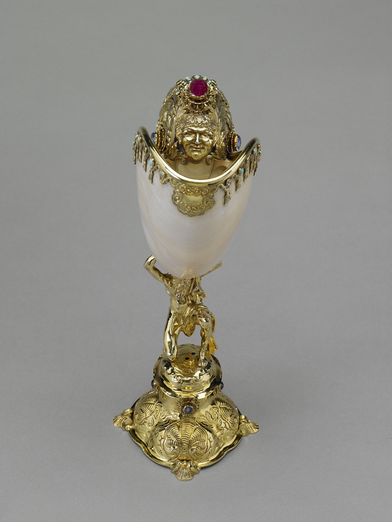 Lorenz Biller<br />
Nautilus cup  late seventeenth century with early nineteenth century additions  This nautilus cup (one of two in the Royal Collection) was purchased by George IV from Rundell, Bridge &amp; Rundell in December 1826 for £94 10s.