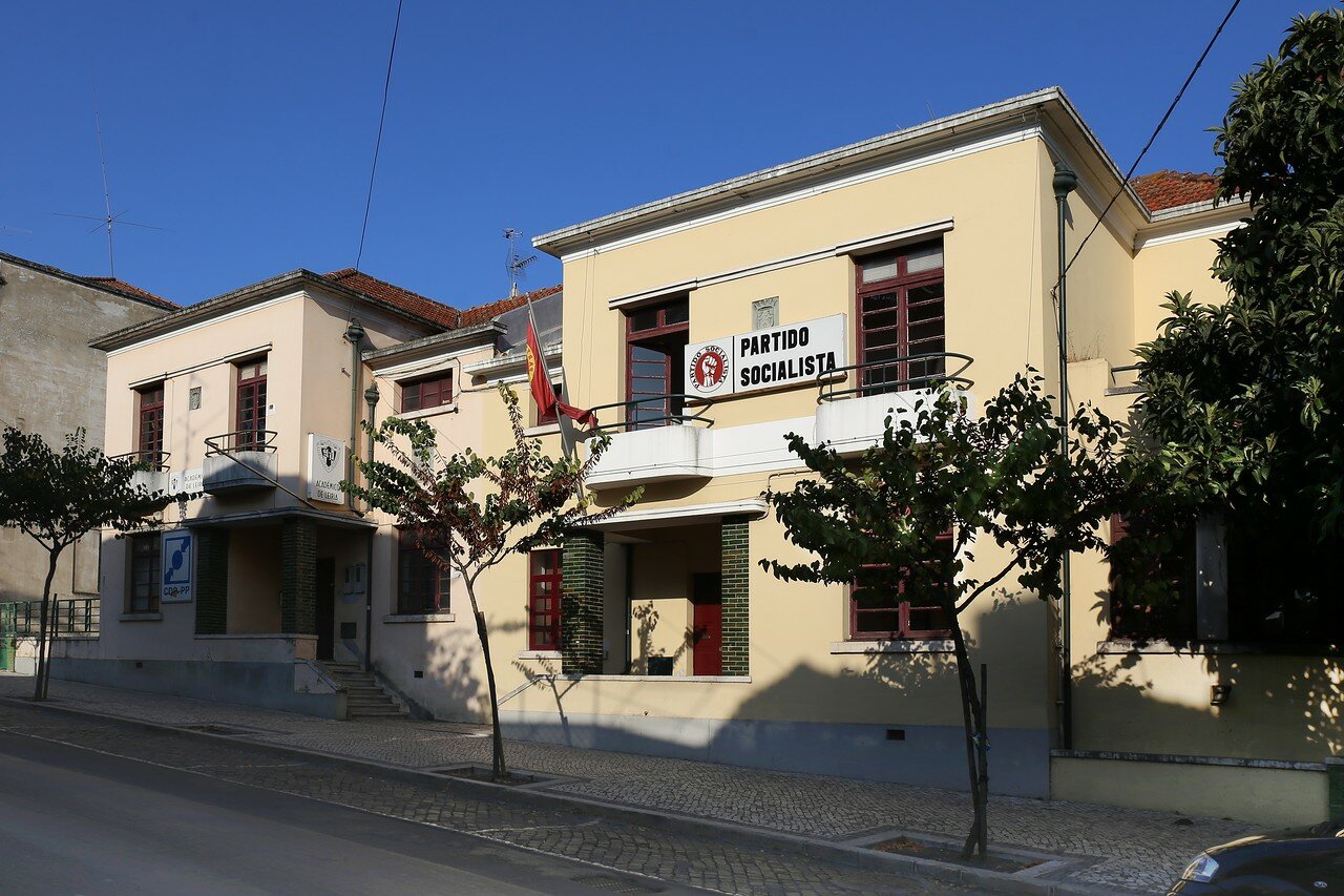 Leiria. The old courthouse. Branch of the Socialist party (Partido Socialista)