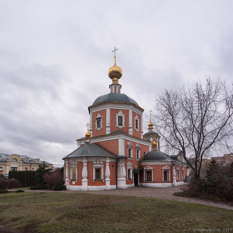 Храм троицы в хохлах в москве