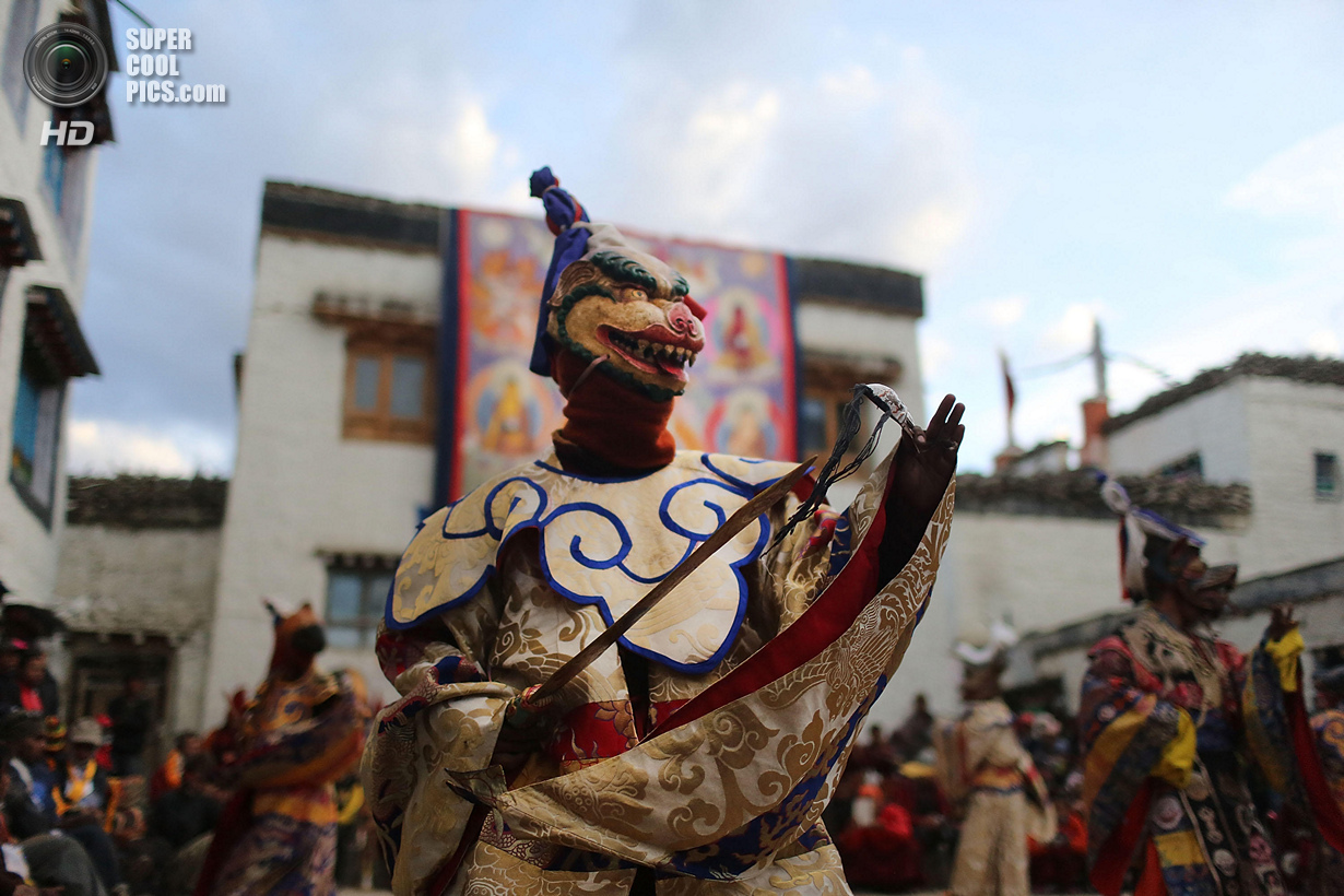 Tenchi. Фестиваль в запретном королевстве Ло
